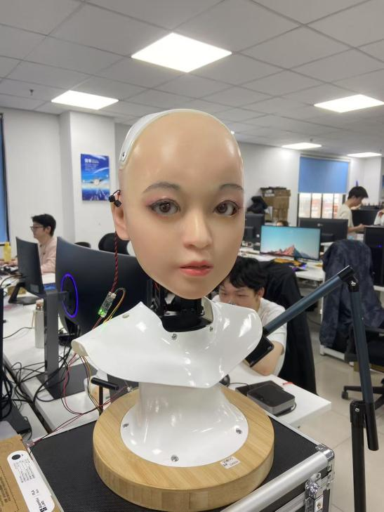 表情机器人
