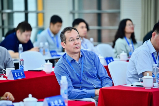 专家报告现场照片 专家报告现场照片