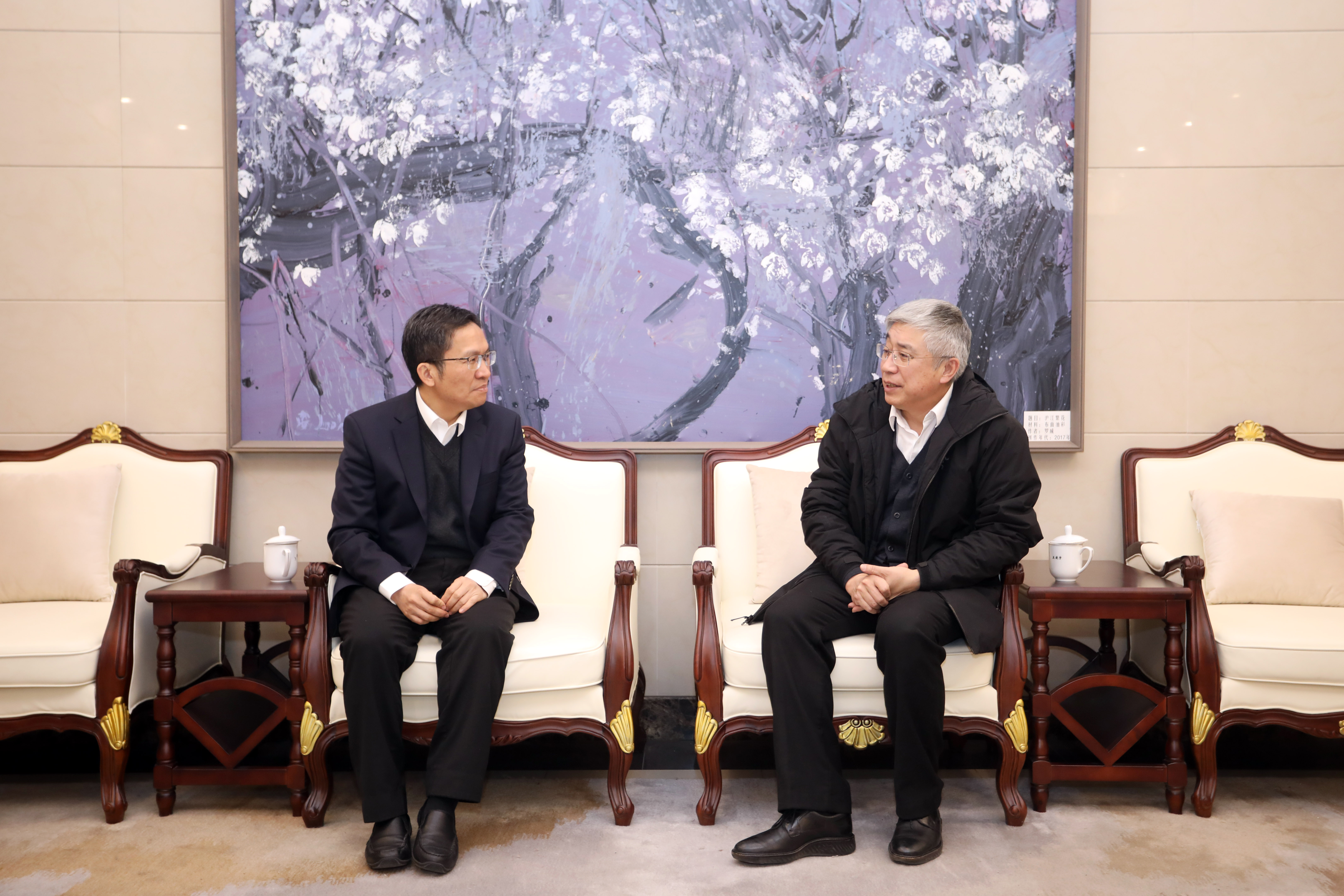 双方深入交流