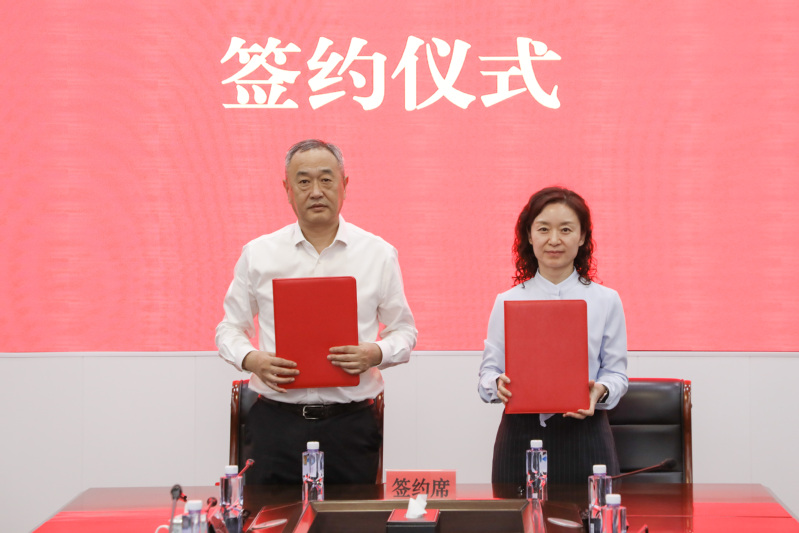 3522vip浦京集团官网健康科学与工程学院党委与金汇镇党委签订党建共建协议书