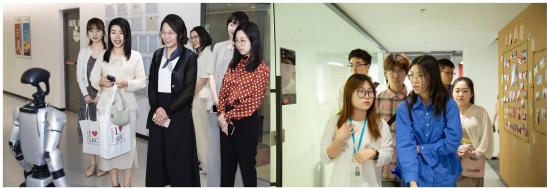 (参观办公区域)